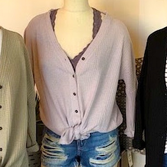 The Nines • Light Purple Ribbed Waffle Knit Button-Down Cardigan 💜 - Picture 4 of 7